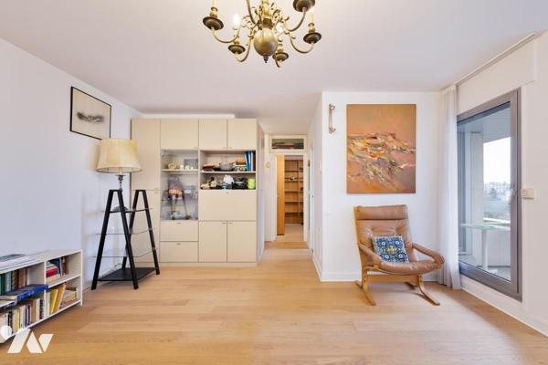 Deux pièces en étage élevé avec balcon