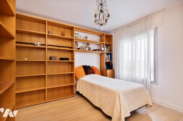 Deux pièces en étage élevé avec balcon