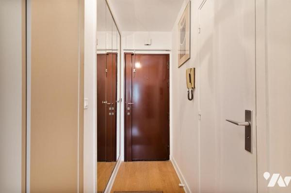 Deux pièces en étage élevé avec balcon