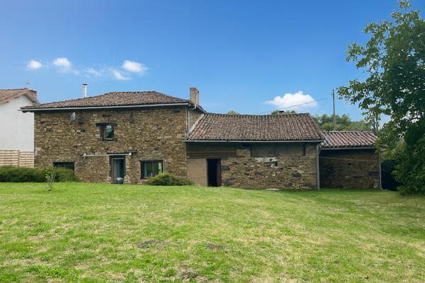 Jolie maison individuelle en pierre dans un cadre rural Champagnac la riviere