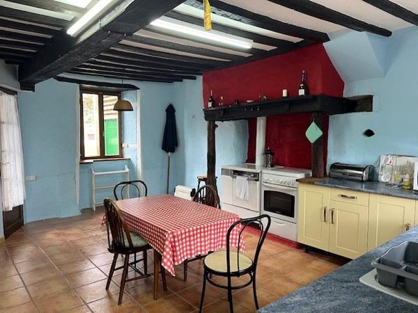 Jolie maison individuelle en pierre dans un cadre rural Champagnac la riviere