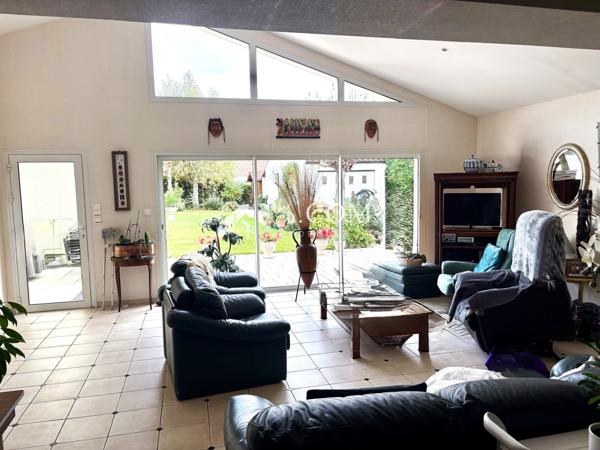 Maison 5 pièce(s) 3 chambre(s) 142 m²