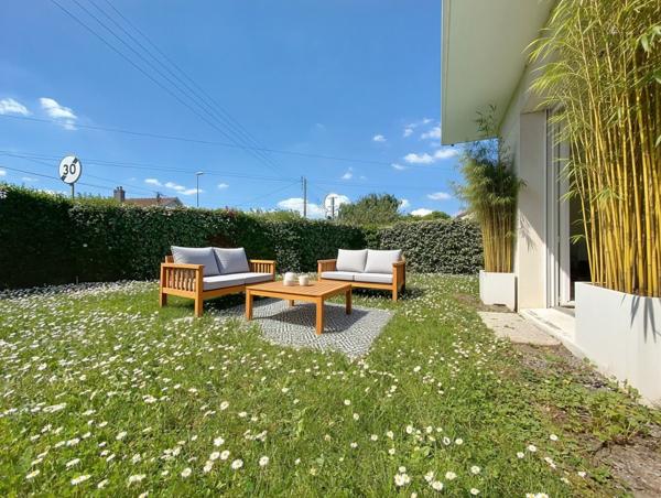 SAINT SEBASTIEN SUR LOIRE APPARTEMENT T2 AVEC JARDIN PRIVATIF 130 M2 CAVE ET STATIONNEMENT