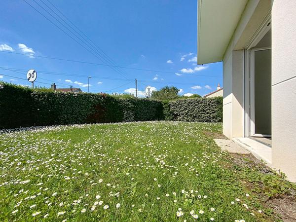 SAINT SEBASTIEN SUR LOIRE APPARTEMENT T2 AVEC JARDIN PRIVATIF 130 M2 CAVE ET STATIONNEMENT