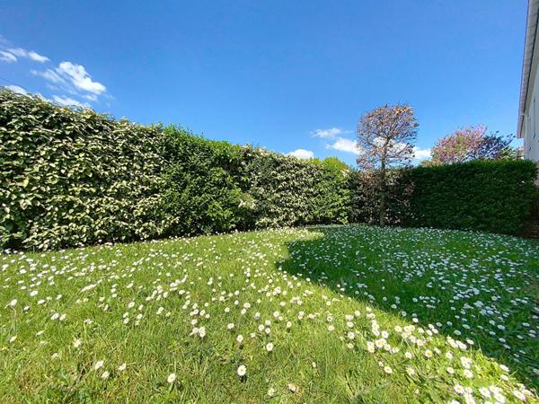 SAINT SEBASTIEN SUR LOIRE APPARTEMENT T2 AVEC JARDIN PRIVATIF 130 M2 CAVE ET STATIONNEMENT