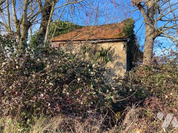 Terrain à Vendre à Cornant (89500) en Yonne (89) - à 15mins de SENS  avec accès par la rocade s...