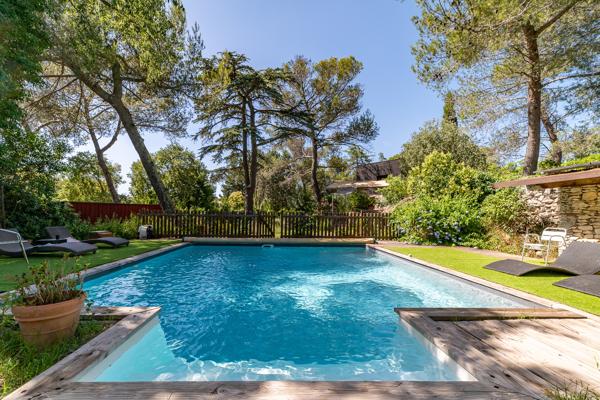Maison
         5 pièces
        - 130 m² Bien prestige 610 000 € *