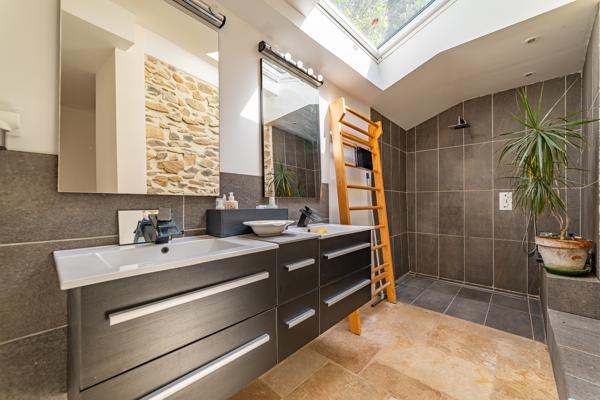 Maison
         5 pièces
        - 130 m² Bien prestige 610 000 € *