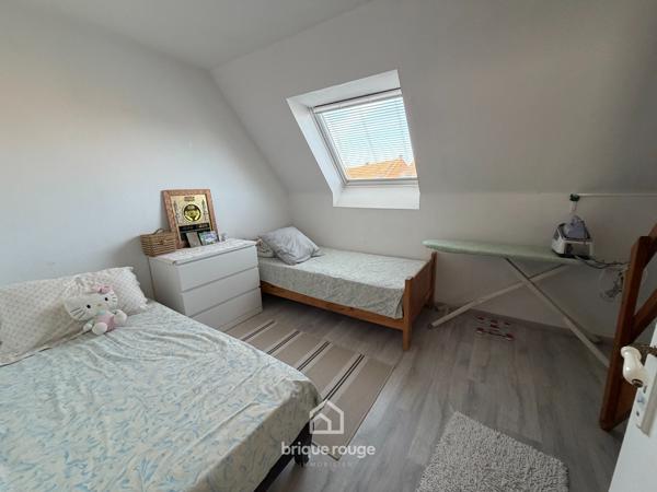 Belle maison semi-individuelle avec jardin et garage