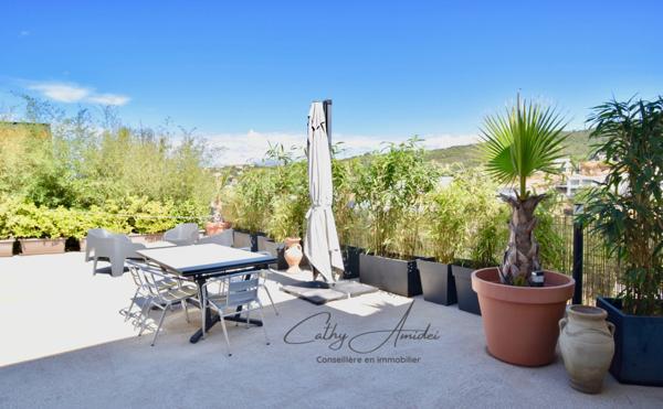 PIETROSELLA (Corse) : A vendre villa contemporaine de type T5 pièces, grande terrasse, vue dégagée, plage à 5 minutes