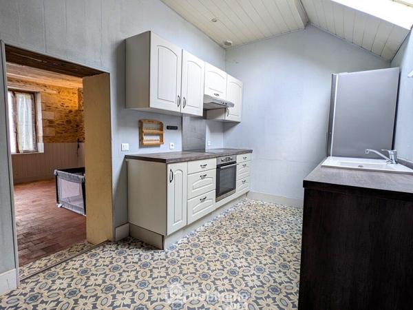 Maison de village 124.73 m² à Cherré 49330