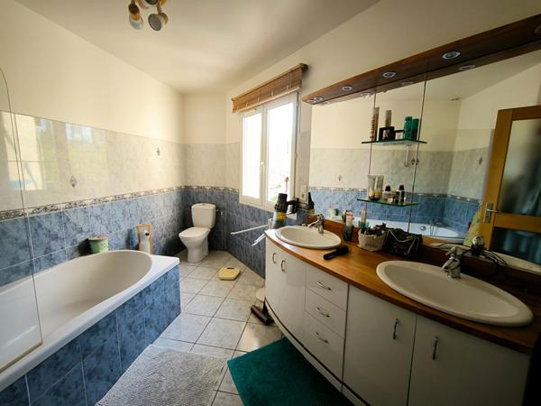 Jolie maison d'architecte face aux Pyrénées . 12910 M2 Pamiers