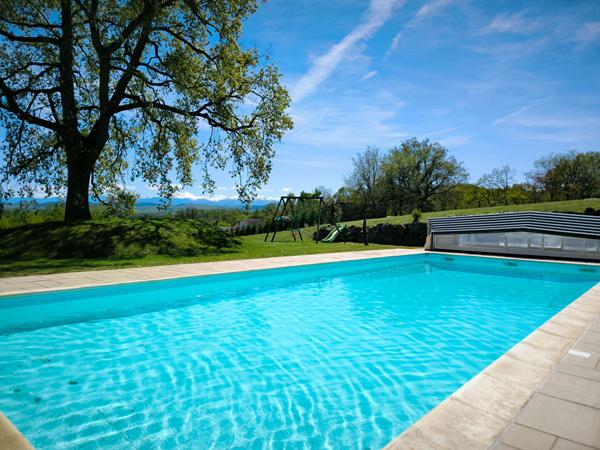 Jolie maison d'architecte face aux Pyrénées . 12910 M2 Pamiers