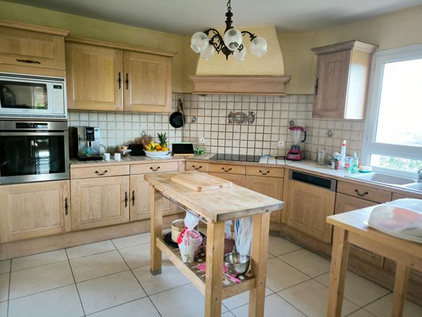 Jolie maison d'architecte face aux Pyrénées . 12910 M2 Pamiers