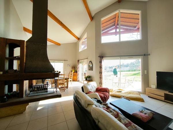 Jolie maison d'architecte face aux Pyrénées . 12910 M2 Pamiers