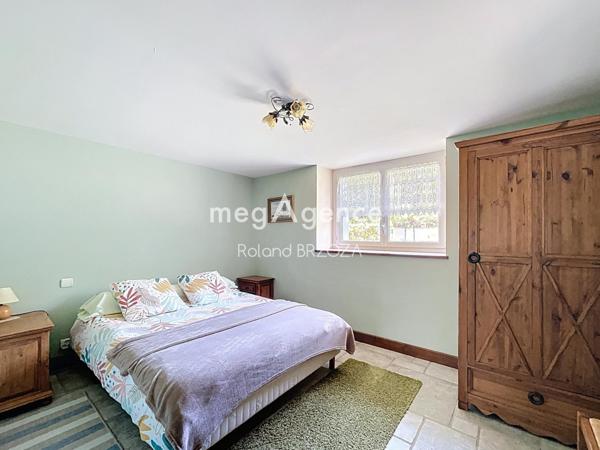 Local Commercial à HEDE-BAZOUGES, 35630 - 10 pièces 595m²