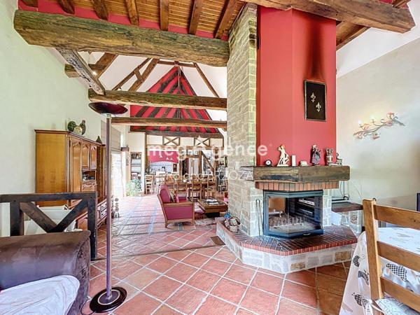 Local Commercial à HEDE-BAZOUGES, 35630 - 10 pièces 595m²