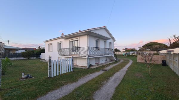 Maison spacieuse à 15 minutes à pied de la plage