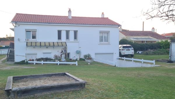 Maison spacieuse à 15 minutes à pied de la plage