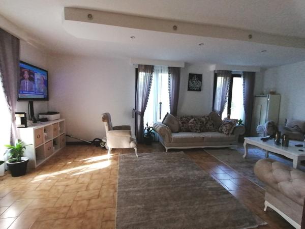 Maison 7 pièce(s) 5 chambre(s) 210 m²