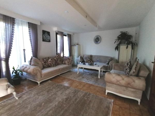 Maison 7 pièce(s) 5 chambre(s) 210 m²