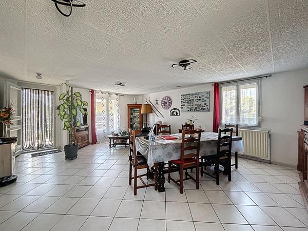 Jolie maison familiale individuelle idéalement située au calme, 92 m2 sur sous sol complet, terrain constructible de 1554m2