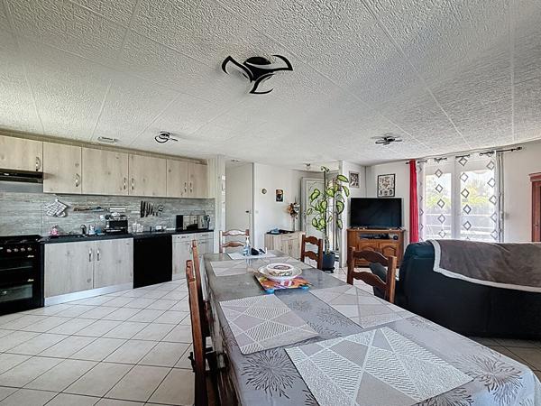 Jolie maison familiale individuelle idéalement située au calme, 92 m2 sur sous sol complet, terrain constructible de 1554m2