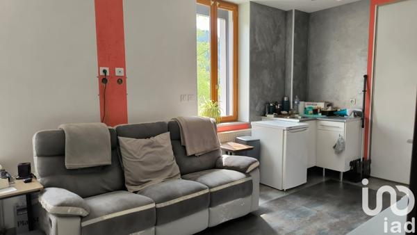 Maison 8 pièces de 219 m² à Saint-Jeoire (74490)