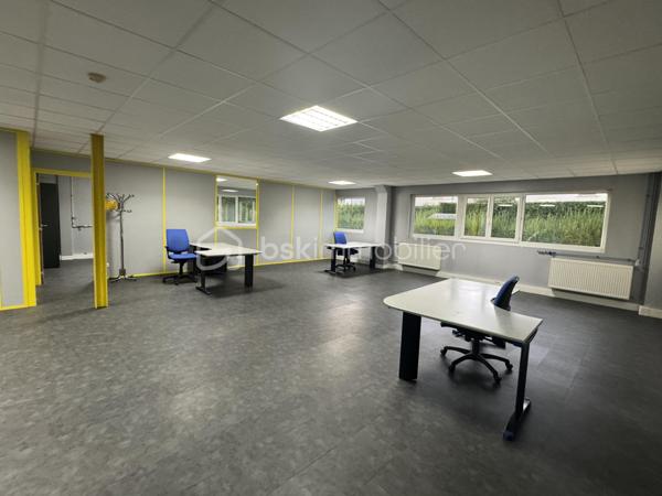 Bureau de 730 m²