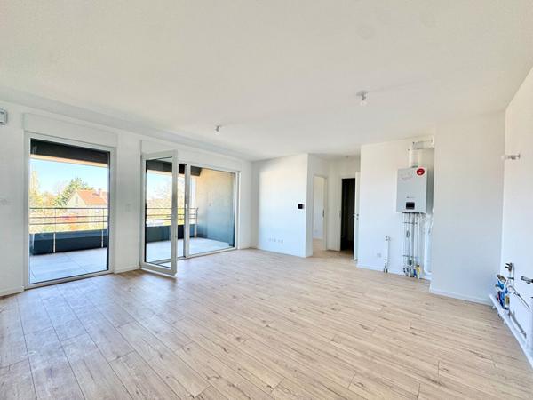 T3 avec terrasse couverte (10m²) + 1 garage + 1 parking souterrain