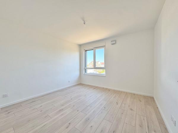 T3 avec terrasse couverte (10m²) + 1 garage + 1 parking souterrain