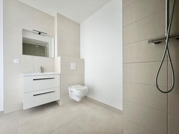 T3 avec terrasse couverte (10m²) + 1 garage + 1 parking souterrain