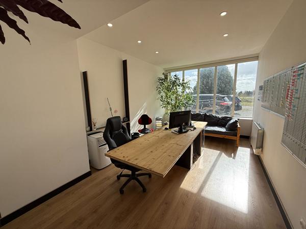 LOCAL COMMERCIAL A PEZENS FORTE VISIBILITE