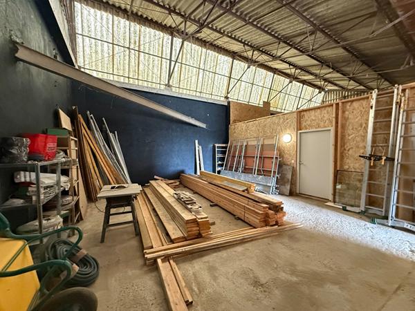 LOCAL COMMERCIAL A PEZENS FORTE VISIBILITE