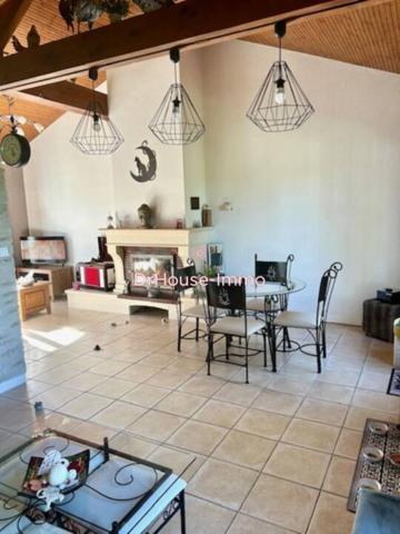 Maison à vendre 8 pièces de 201 m²