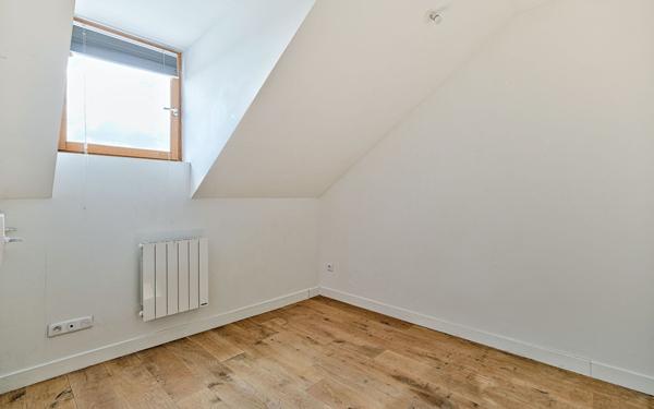 Appartement à vendre    3 pièces • 48,60 m2 Saint-Maur-des-Fossés