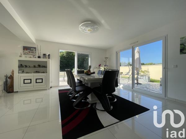 Maison à vendre 7 pièces 222 m² Abondant