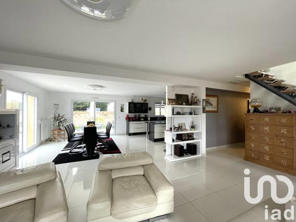 Maison à vendre 7 pièces 222 m² Abondant