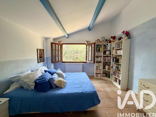Maison à vendre 6 pièces 220 m² Aubagne