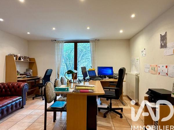 Maison à vendre 6 pièces 220 m² Aubagne