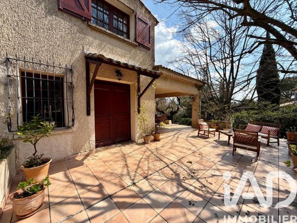 Maison à vendre 6 pièces 220 m² Aubagne