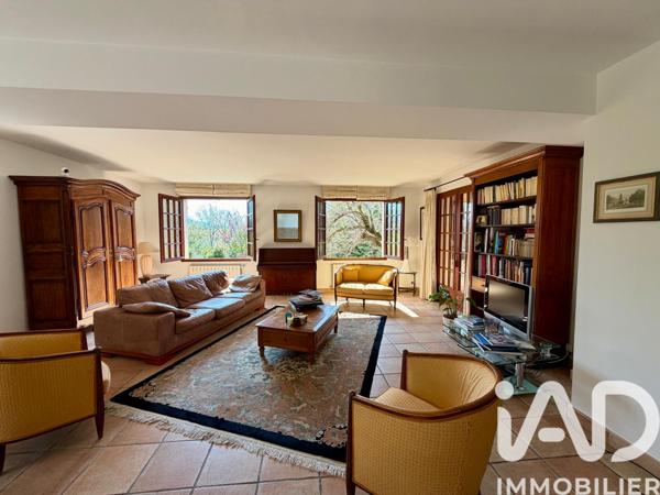 Maison à vendre 6 pièces 220 m² Aubagne
