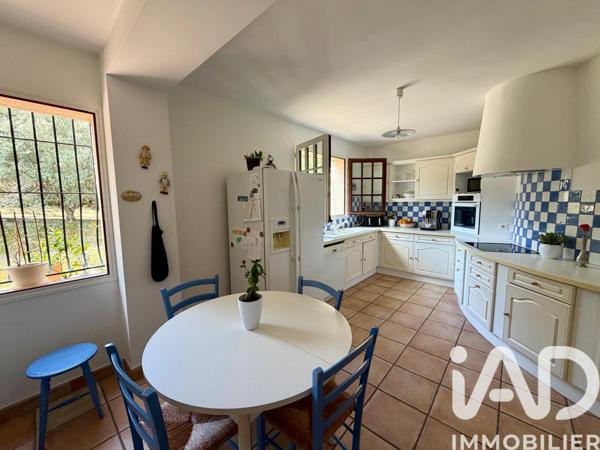 Maison à vendre 6 pièces 220 m² Aubagne