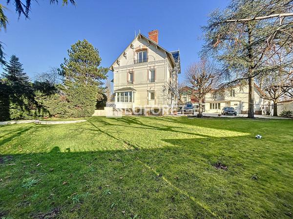 Location maison Le Vésinet - 15 pièce(s) - 480 m² - 7 500 €/mois