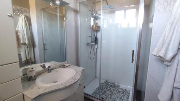 Maison individuelle avec beau terrain plat à Soursac