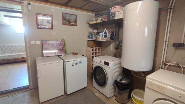 Maison individuelle avec beau terrain plat à Soursac