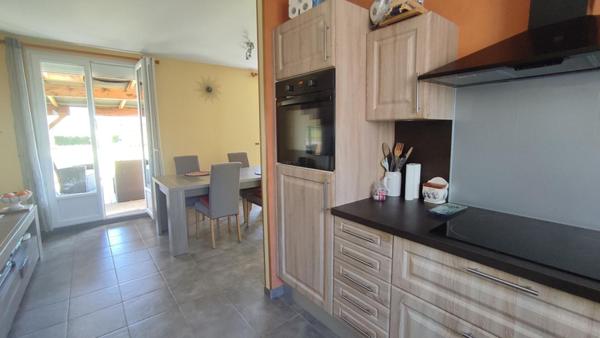 Maison individuelle avec beau terrain plat à Soursac