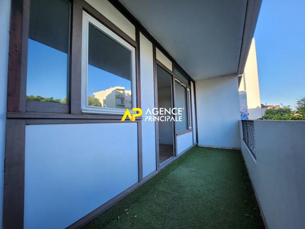 Appartement 3 pièces, 2 chambres, balcon, parking et cave à 7 minutes de la gare du centre ville d'ARGENTEUIL . €205 000 ** - Référence 4415