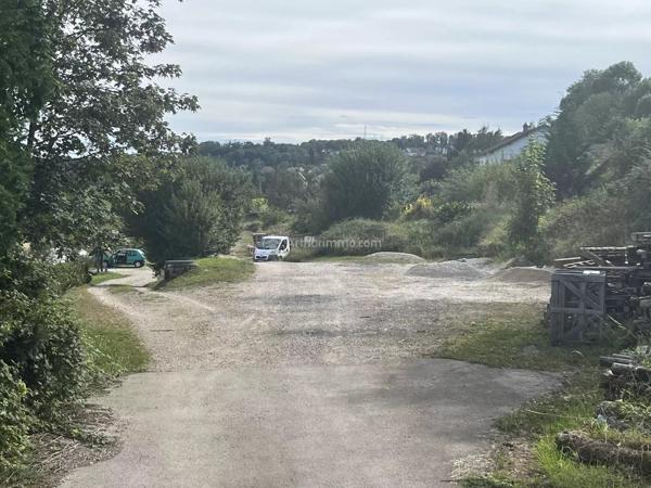 Vente                                                      Terrain
                        
                                         8588 m2                     à Langres