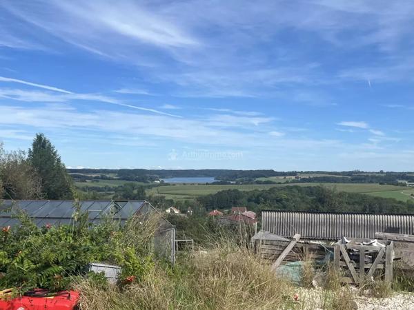 Vente                                                      Terrain
                        
                                         8588 m2                     à Langres